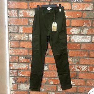 NWT Skinny Jeans by Vibrant Green Size 13